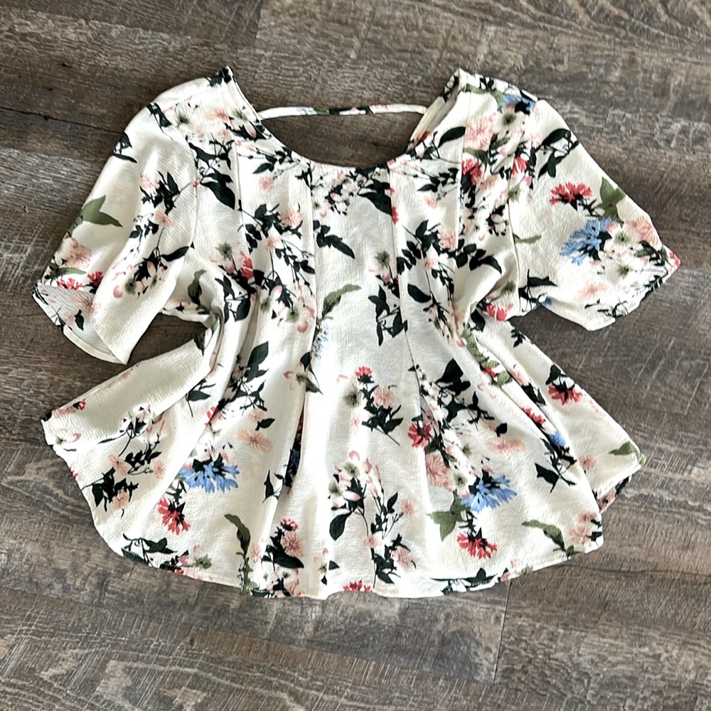 Floral pleated top